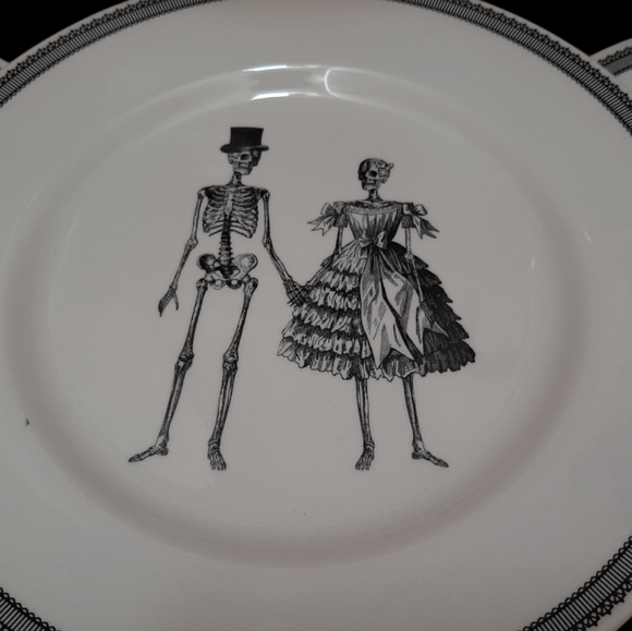 Victorian 11" Skeleton Couple plates set of 6 plates & 1 metal basket Halloween - Picture 14 of 16